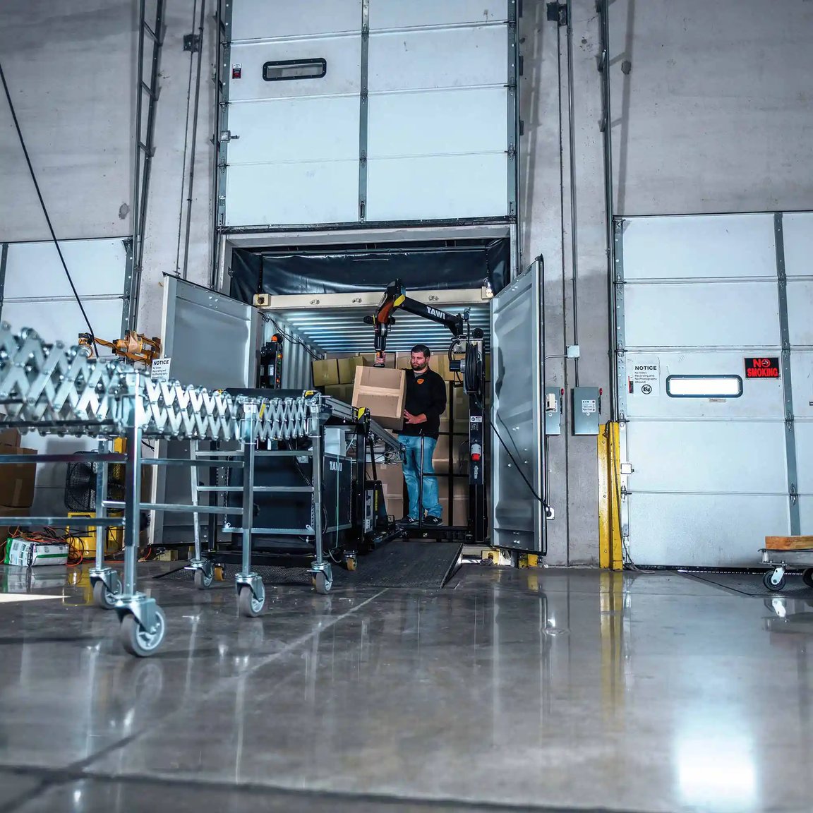 Container Unloader for Fast and Efficient Unloading