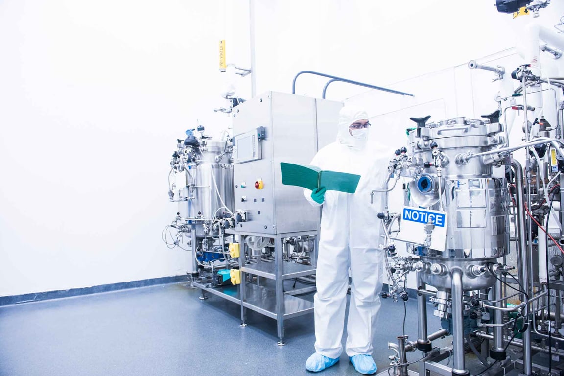 Sala blanca del sector farmaceutico con equipos TAWI