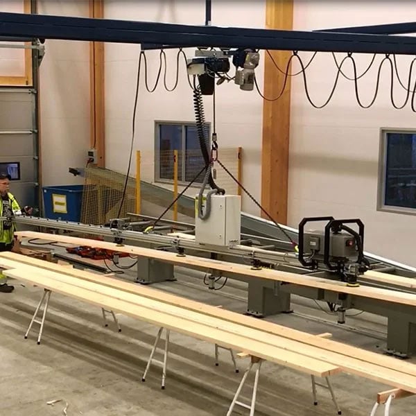 Lifting Planks of wood with a vacuum lifter 