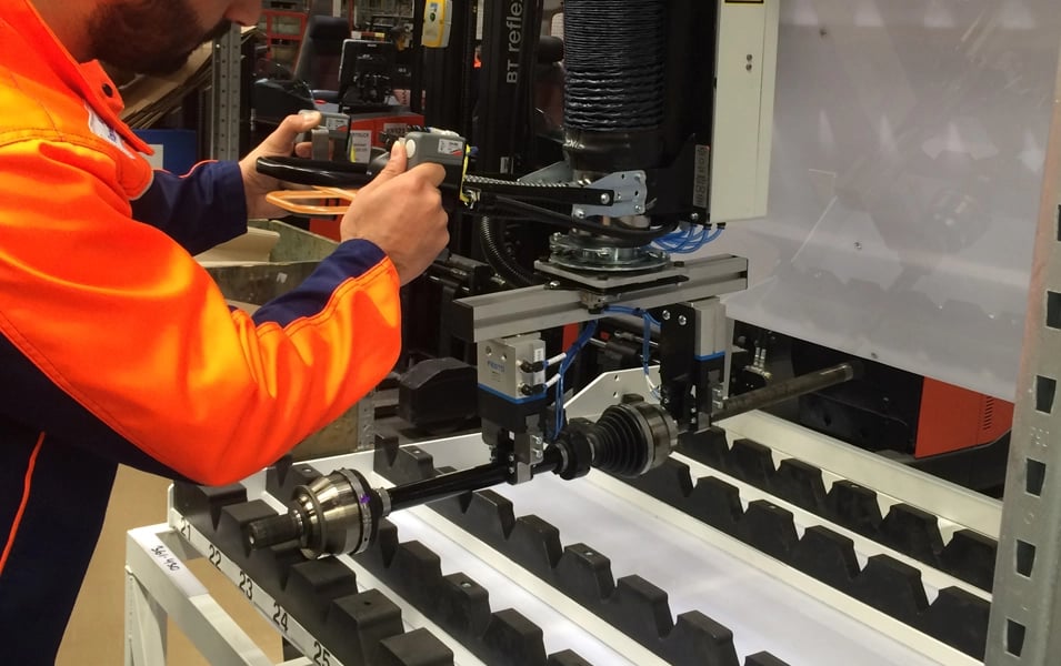 TAWI Handling Plastic Components