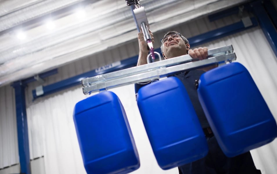 Versatile Container Lifting