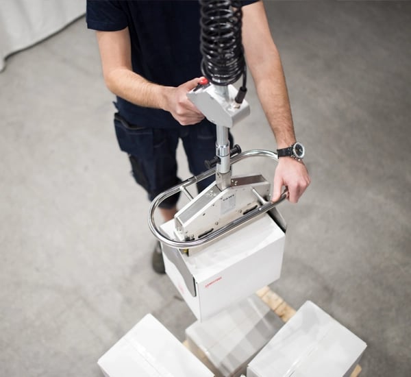 TAWI Wire Hoist handles appliances with no strain on the worker