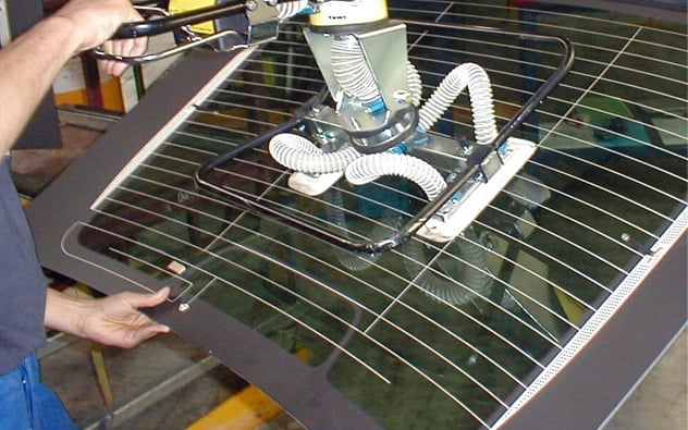 TAWI vacuum lifters lift glass products