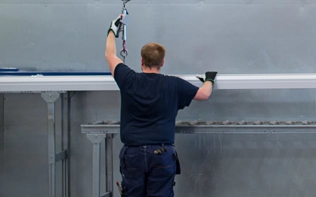 Sollevamento di profili metallici TAWI