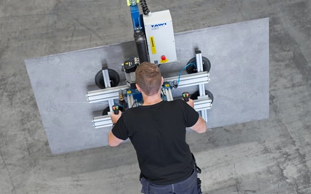 TAWI 板材提升设备轻松搬运金属板材