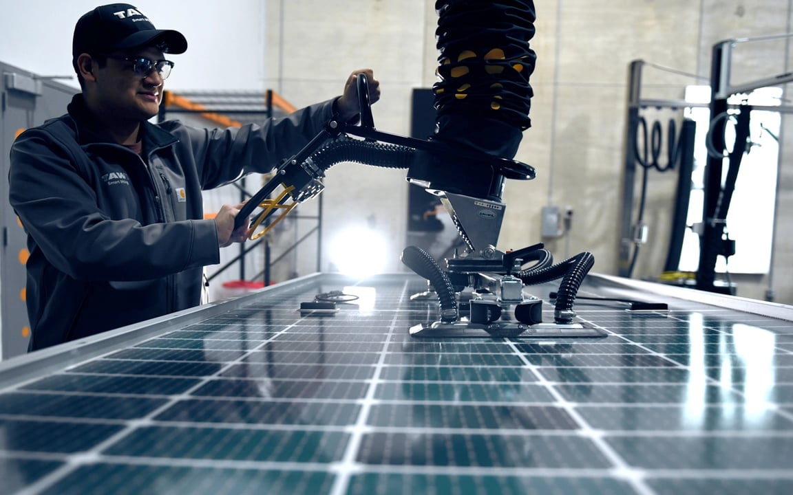 Solar Panel Lifting Made Simple