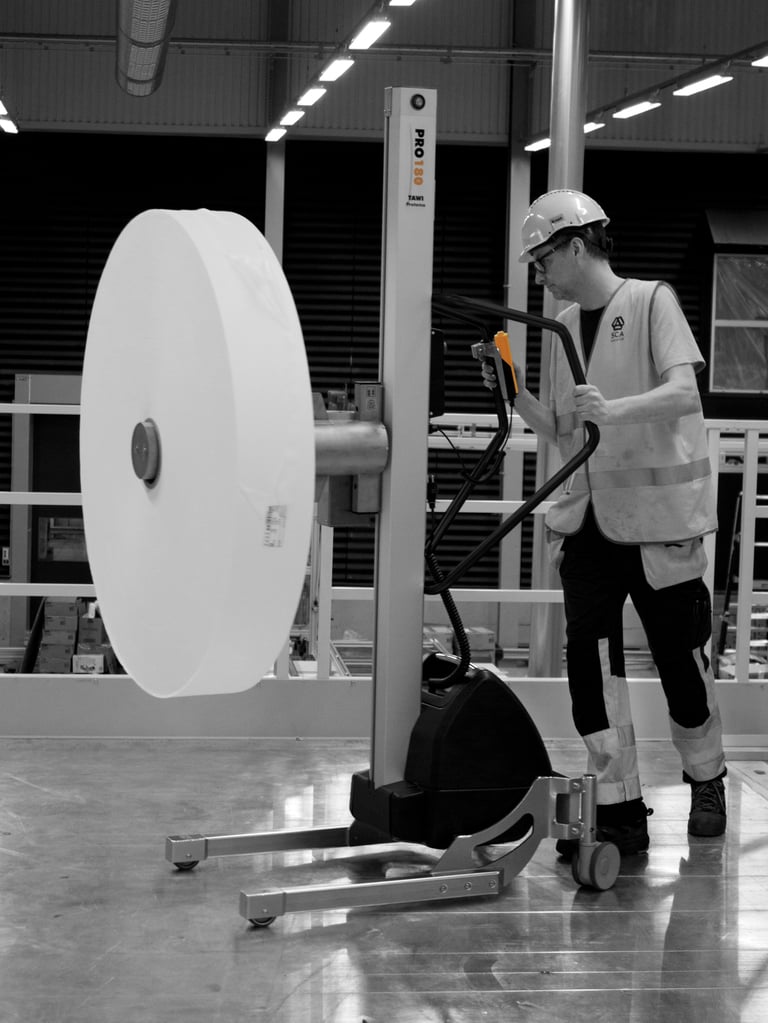 Carrinhos elétricos TAWI: elevação ergonômica e eficiente para a sua operação