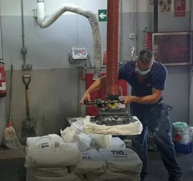 Hempel løfter industri maling med løfteudstyr