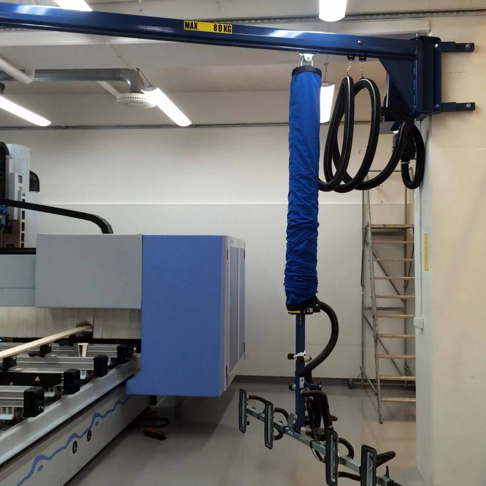 Potence de levage accrochée au mur