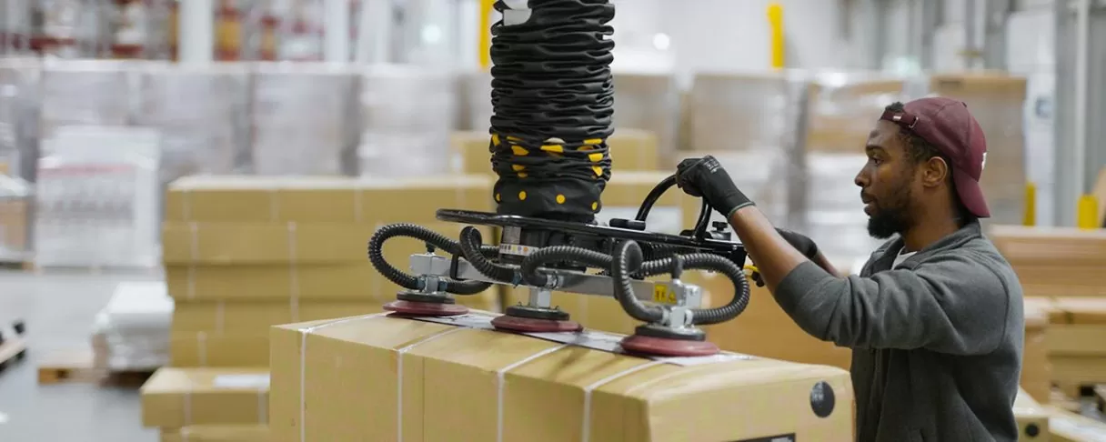 Vacuum lifters are used to enable efficient and safe handling of heavy goods.