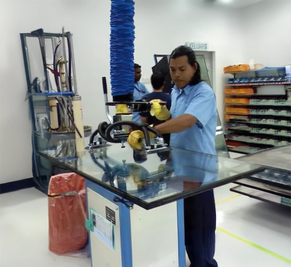 TAWI Panel Lifter lifts and handles glass products