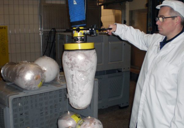 lifting frozen meat with vacuum lifter