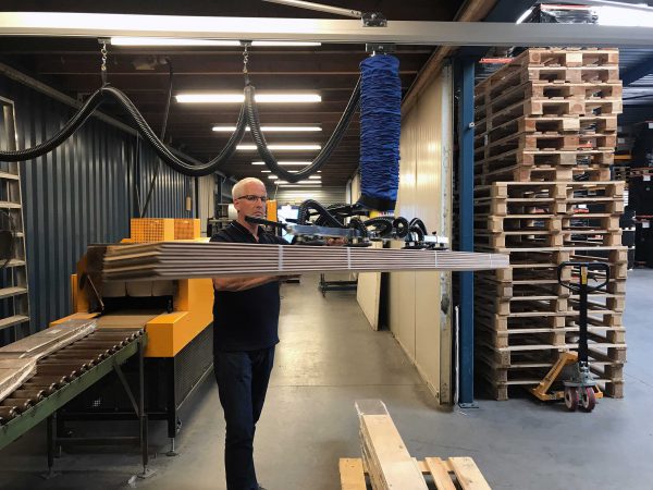 Zabolak wood panel lifting
